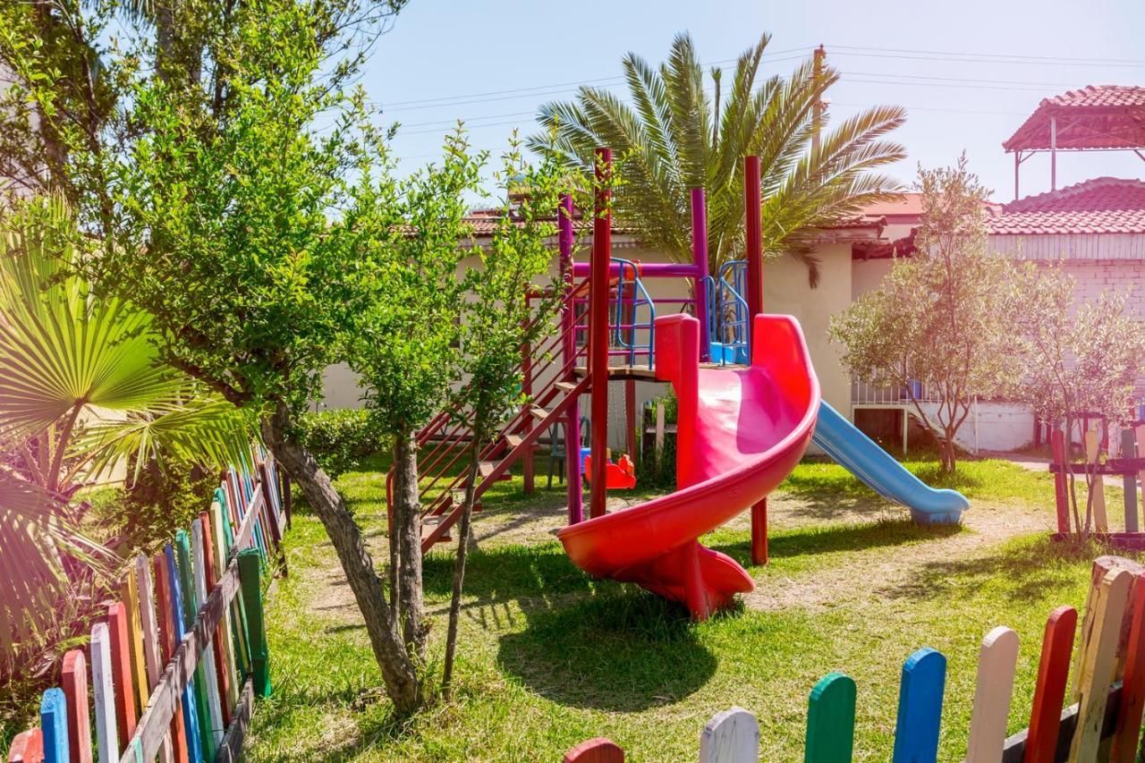 Nergos Garden Side